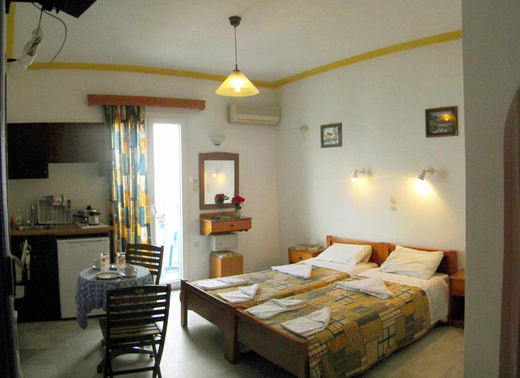 Studios Rea Sun Naxos City Стая снимка